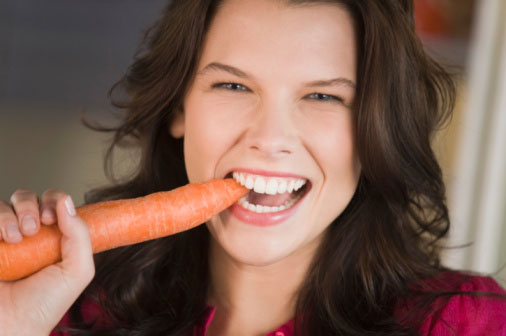 trị thâm mụn bằng cách ăn cà rốt