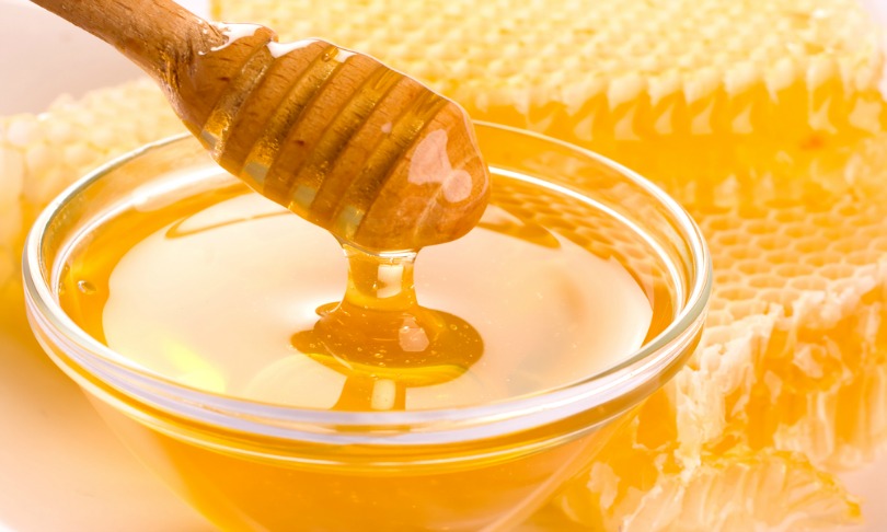 Dùng mật ong trị lỗ chân lông to rất hiệu quả