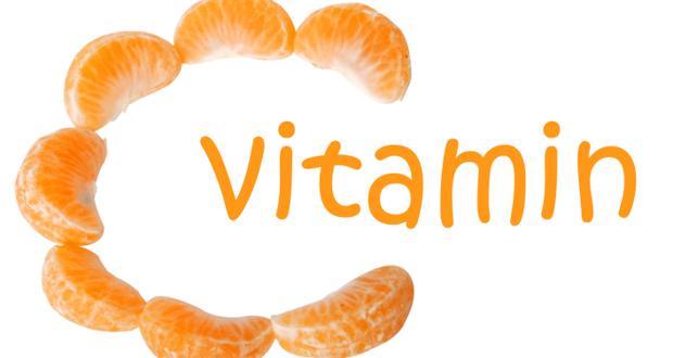 Vitamin C dùng để trị sẹo thâm lâu năm ở chân